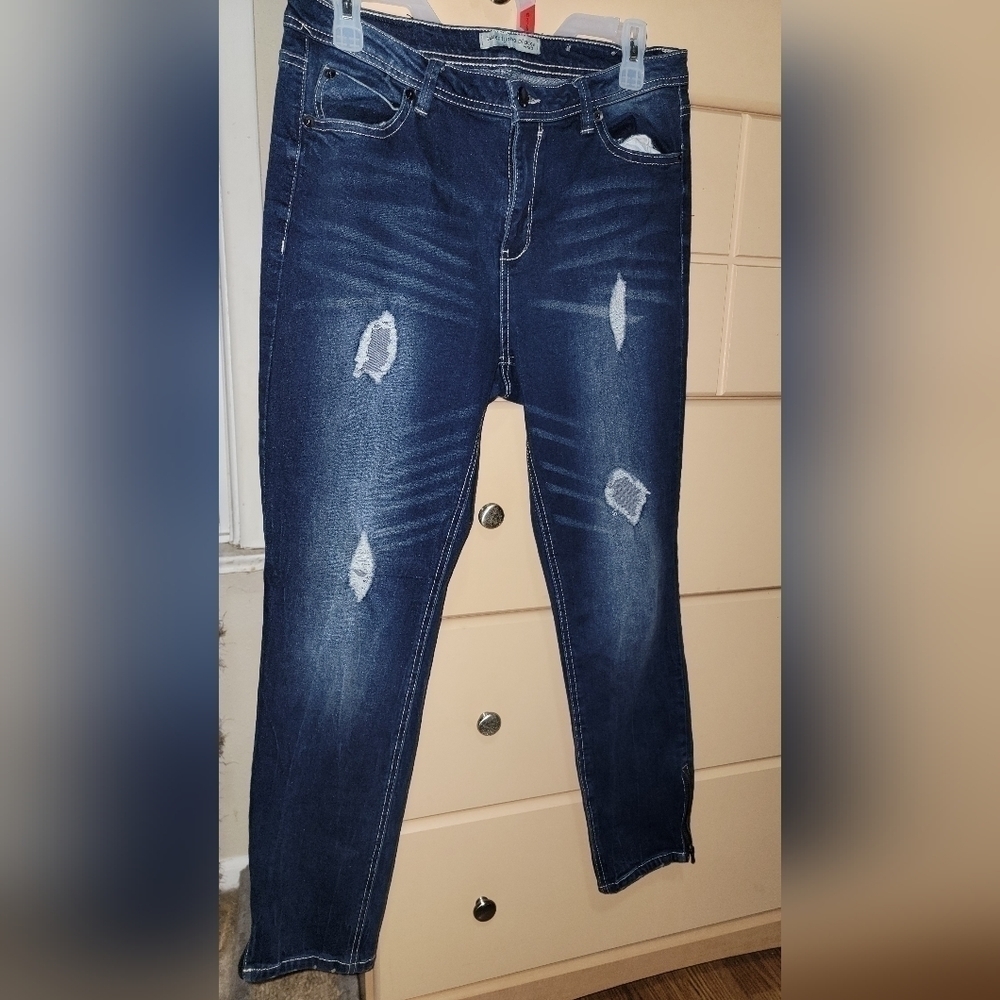 "Twenty-one Black Jeggings"